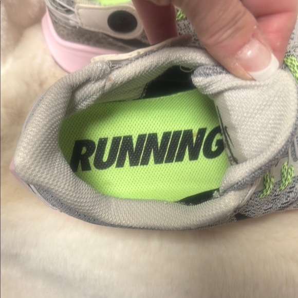 Nike Zoom Pegasus 35 Flyease Gray and Pink Athletic Shoes with Breathable Mesh - Picture 10 of 11